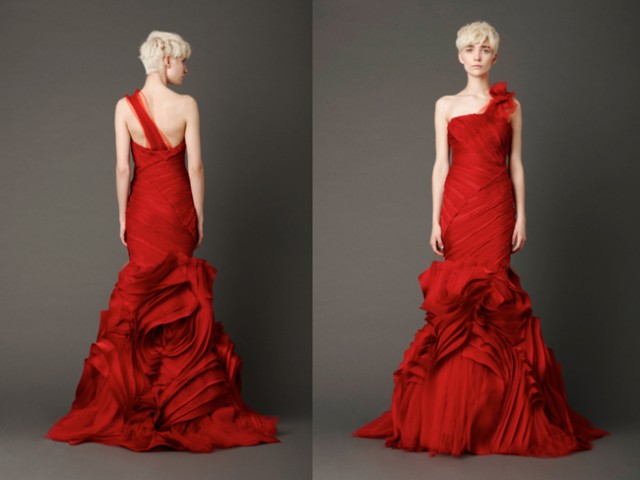 Photography: Dan Lecca | Scarlett mermaid gown with tiered, micro–bias bodice and inverted flange skirt with abstract floral shoulder corsage detail